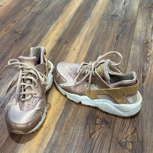 Nike Women's Rose Gold and Beige Sneakers